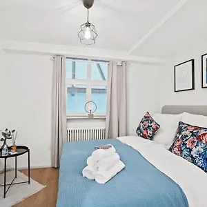 https://neu-i-einzigartige-wohnung-i-terrasse-am-rhein-i.hotelsbaselswitzerland.com